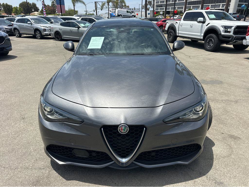 Used 2022 Alfa Romeo Giulia Ti RWD image 2
