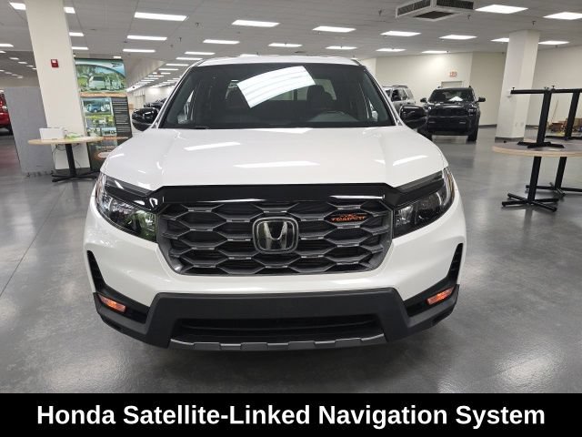 Used 2025 Honda Ridgeline TrailSport image 2