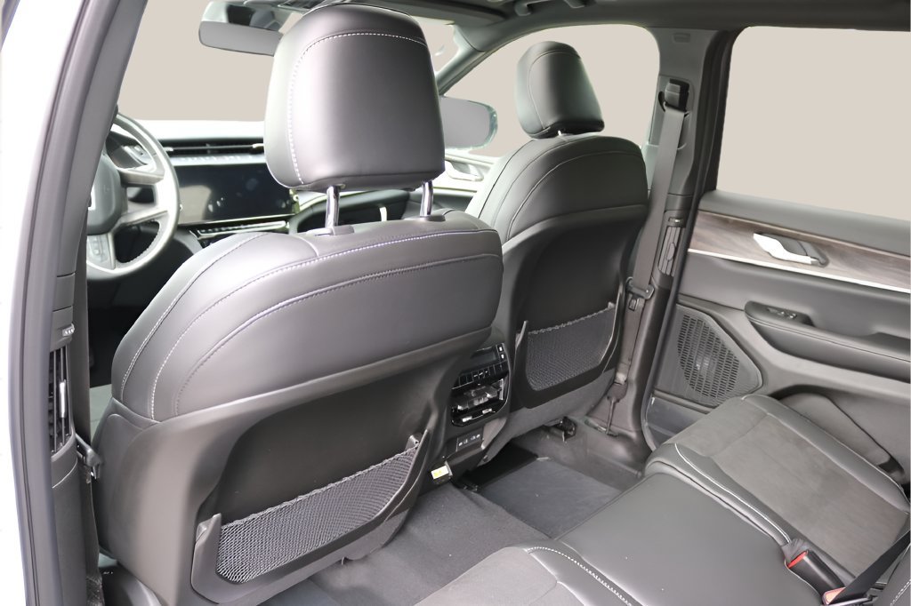 New 2026 Jeep Grand Cherokee L 4WD image 15