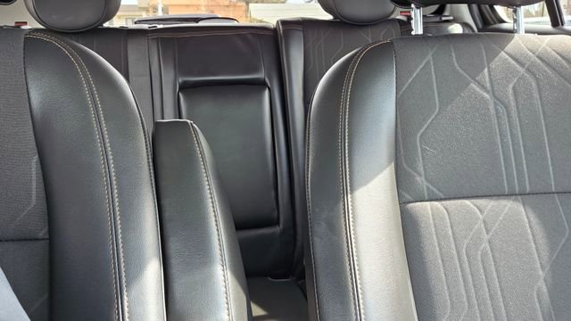 Used 2022 Chevrolet Trax LT w/ LT Convenience Package image 24