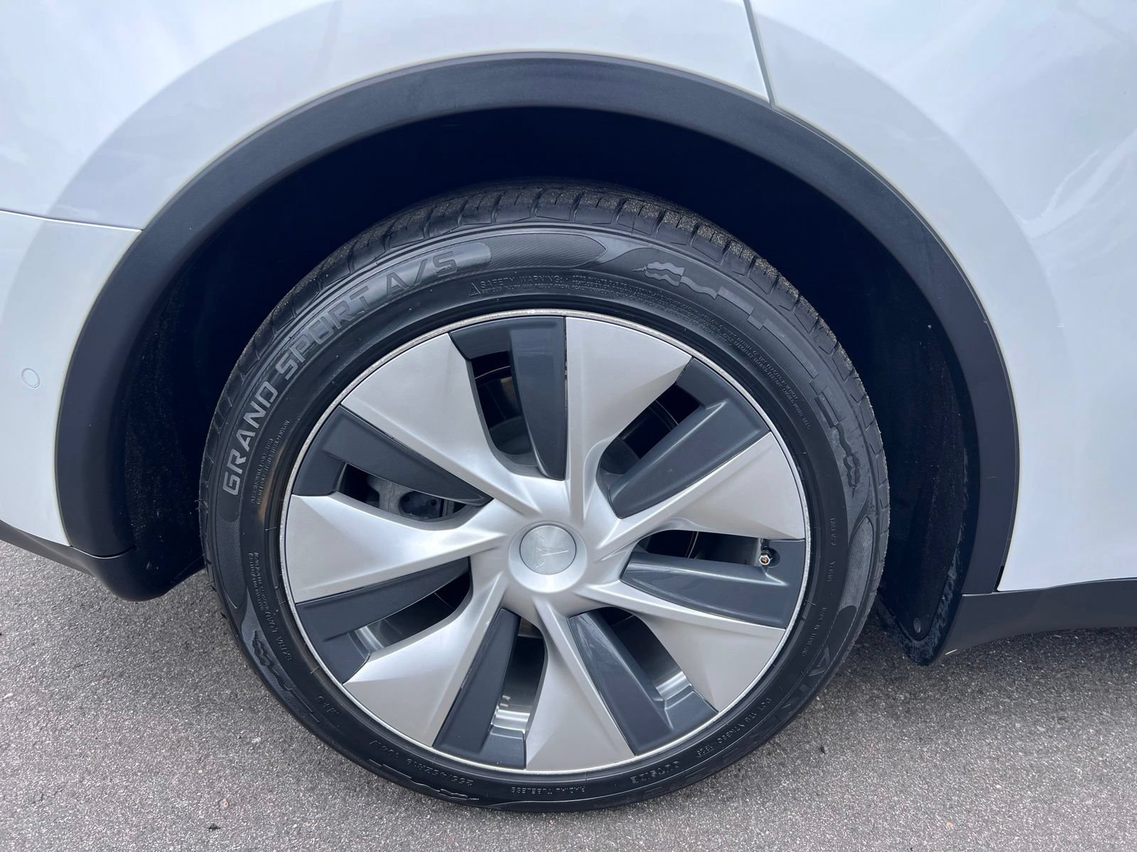 Used 2020 Tesla Model Y Long Range AWD/4WD image 13