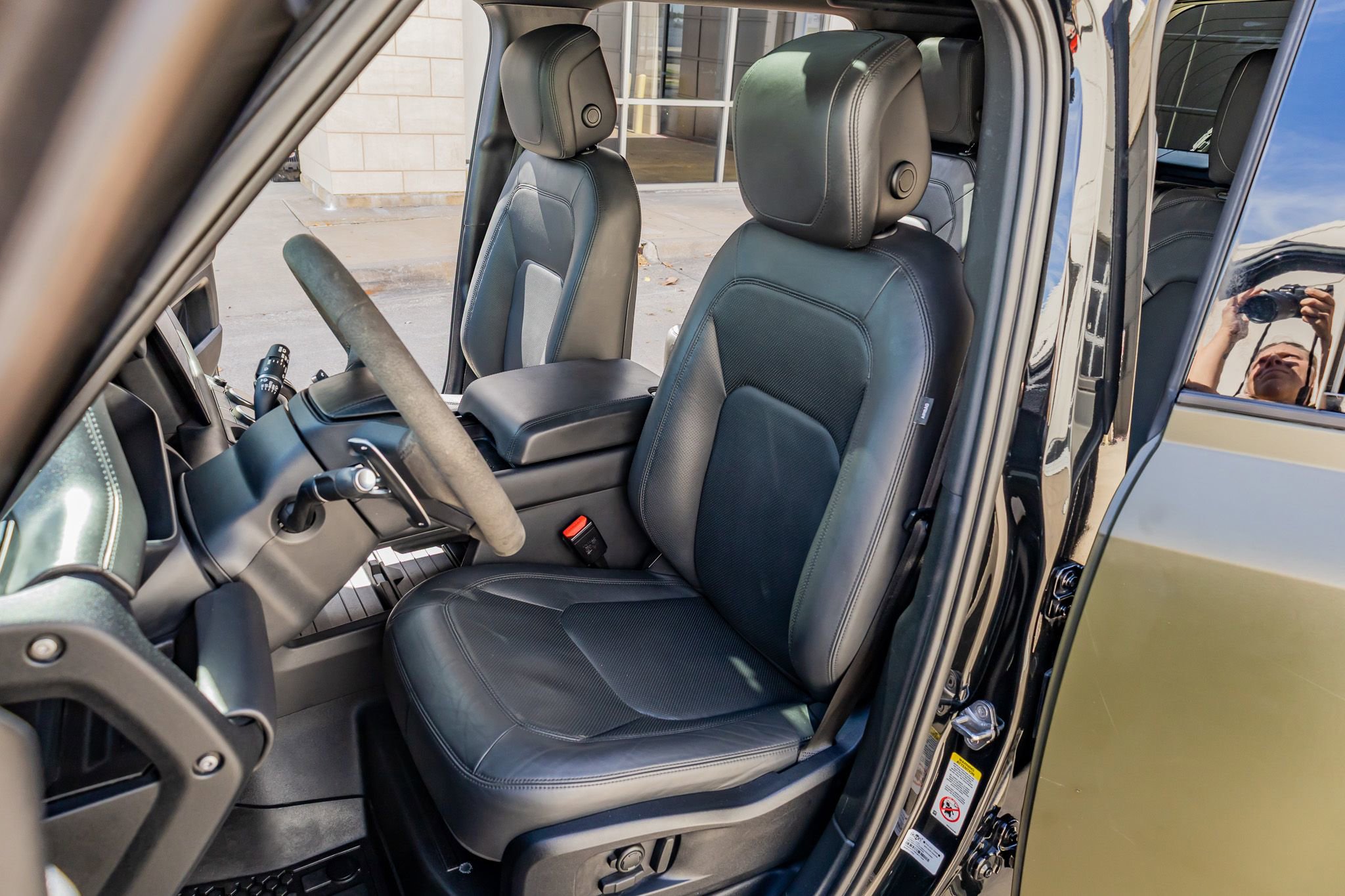 Used 2023 Land Rover Defender 110 V8 image 28