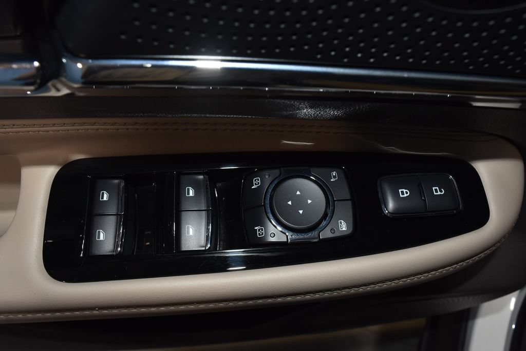 Used 2024 Lincoln Corsair Reserve AWD/4WD image 6