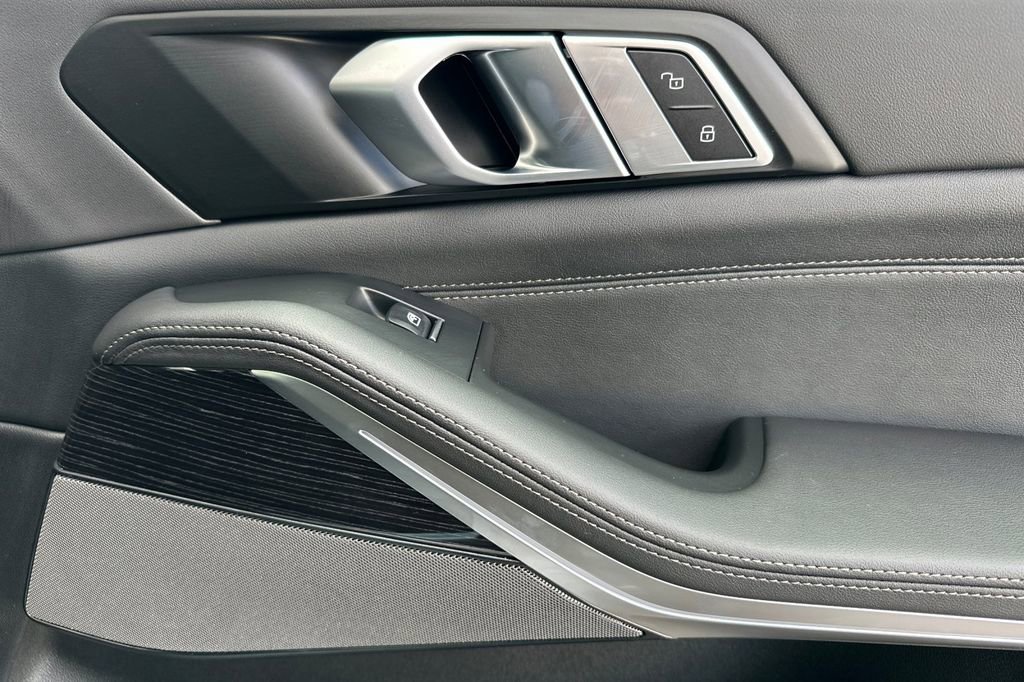 New 2026 BMW X5 xDrive40i w/ M Sport Package image 19