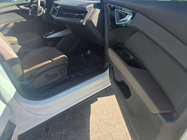 Used 2024 Audi Q4 e-tron Prestige image 11