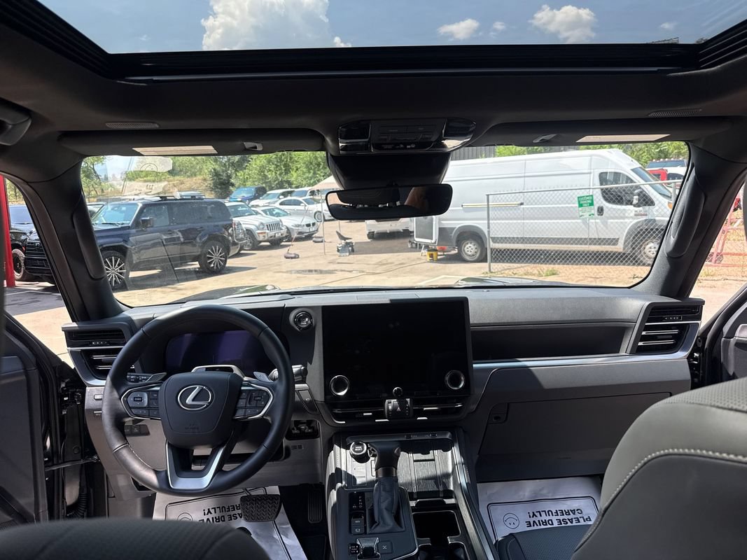Used 2026 Lexus GX 550 w/ Accessory Package (2T) AWD/4WD image 20