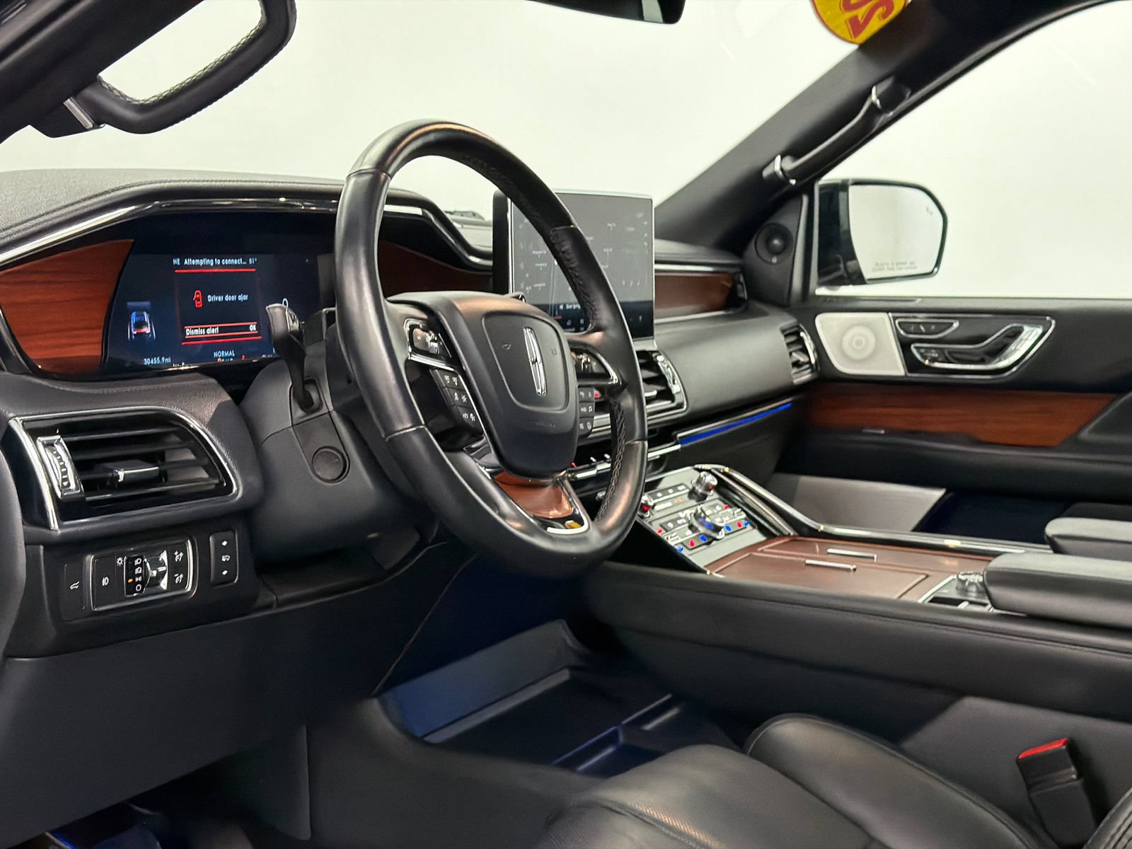 Certified 2022 Lincoln Navigator Reserve AWD/4WD image 18