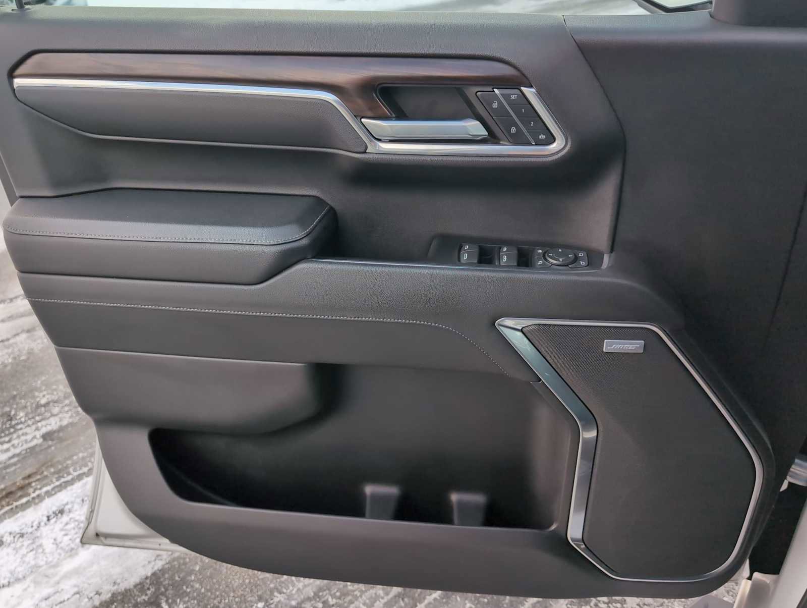 Used 2022 GMC Sierra 1500 SLT w/ SLT Premium Package image 29