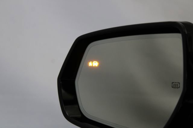 Certified 2024 Cadillac XT4 Premium Luxury image 28