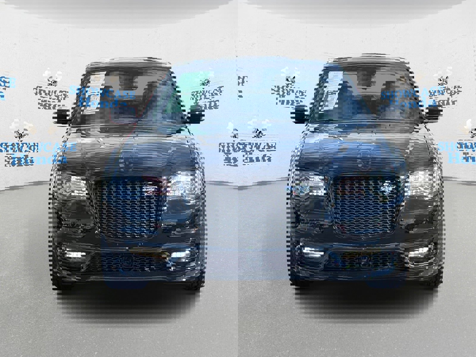 Used 2023 Chrysler 300 C image 6