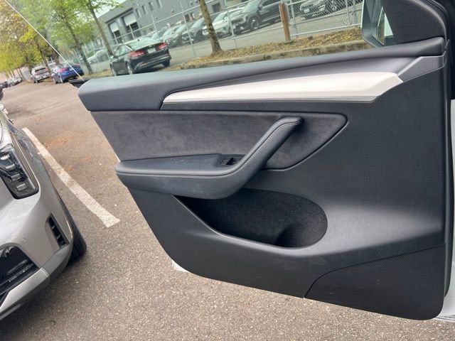 Used 2023 Tesla Model Y Long Range AWD/4WD image 19