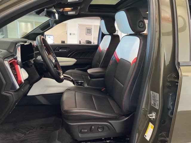 Used 2023 GMC Canyon AT4X AWD/4WD image 16