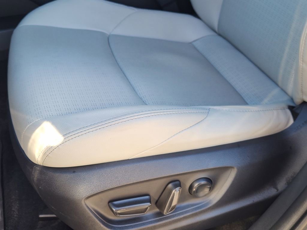 Used 2023 Toyota bZ4X AWD w/ Weather Package image 17