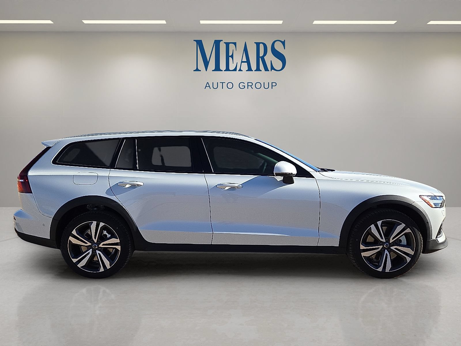 New 2026 Volvo V60 B5 Cross Country Plus w/ Protection Package Premier AWD/4WD image 6