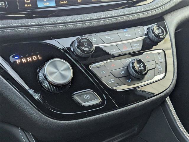 New 2026 Chrysler Pacifica Limited image 12