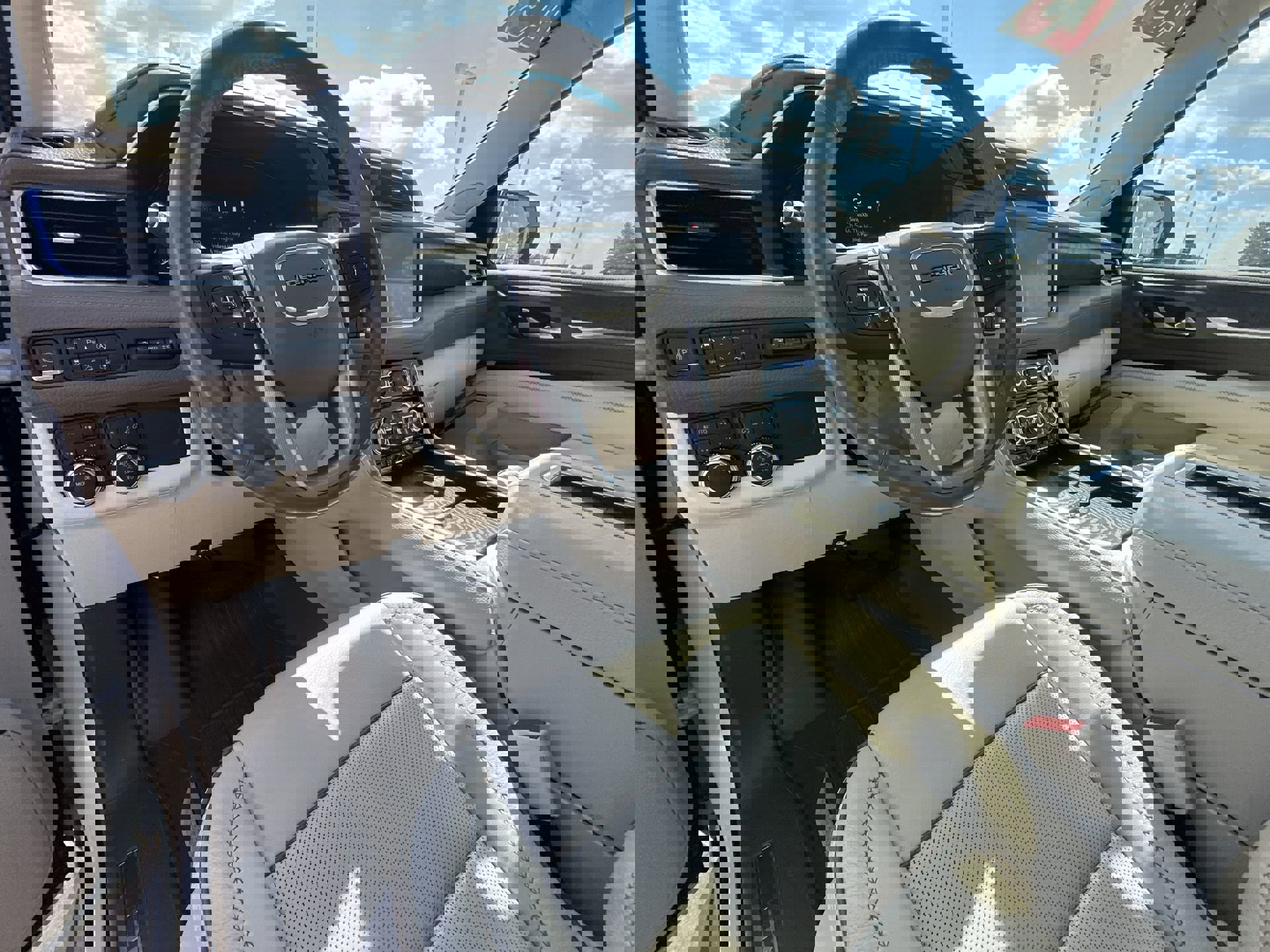 Certified 2023 GMC Yukon XL Denali image 52