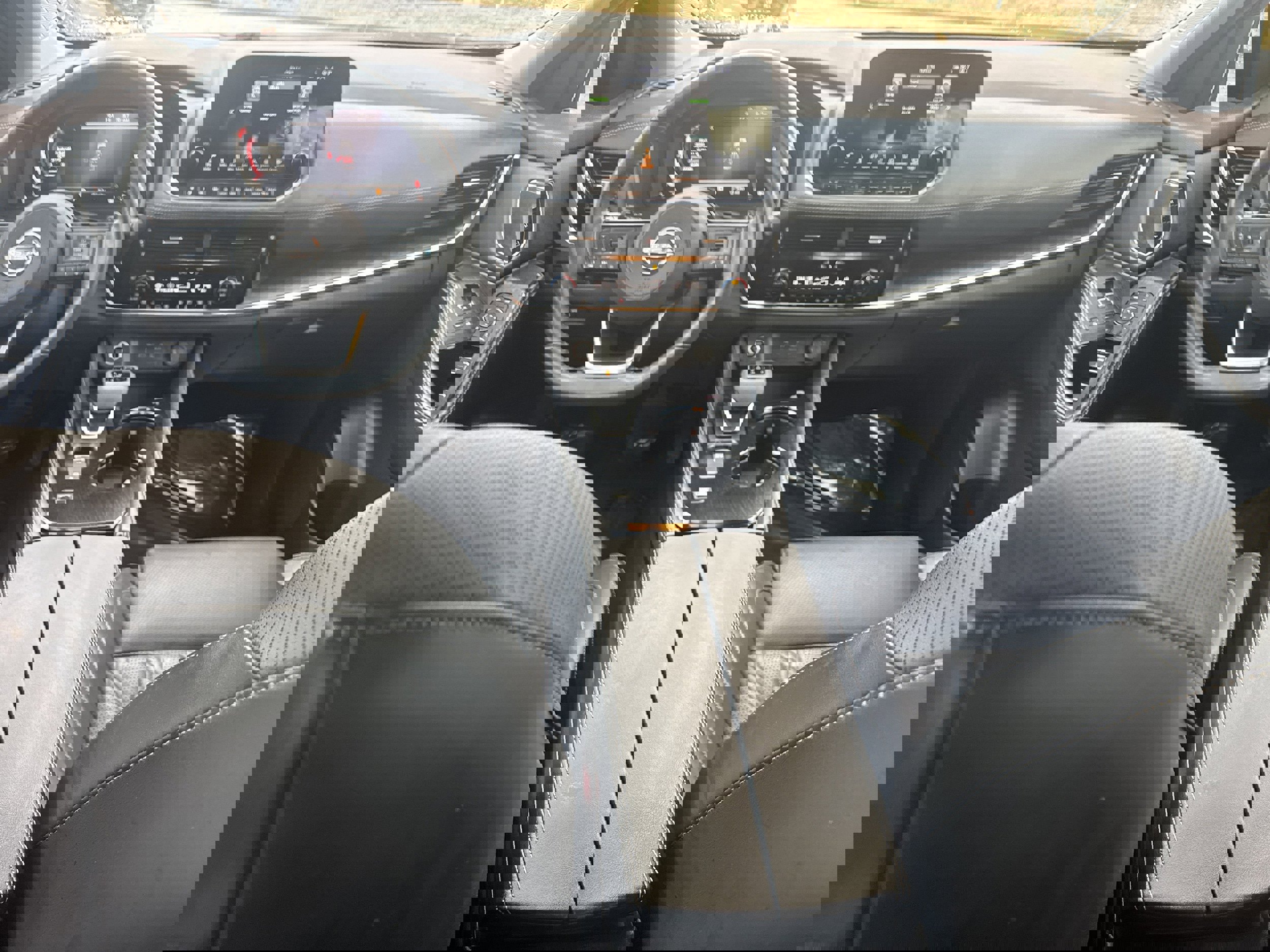 Used 2023 Nissan Rogue Platinum w/ Platinum Premium Package image 18