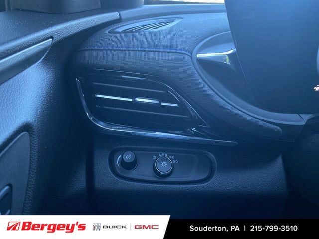 Certified 2025 Buick Envista Sport Touring w/ Convenience I Package image 19