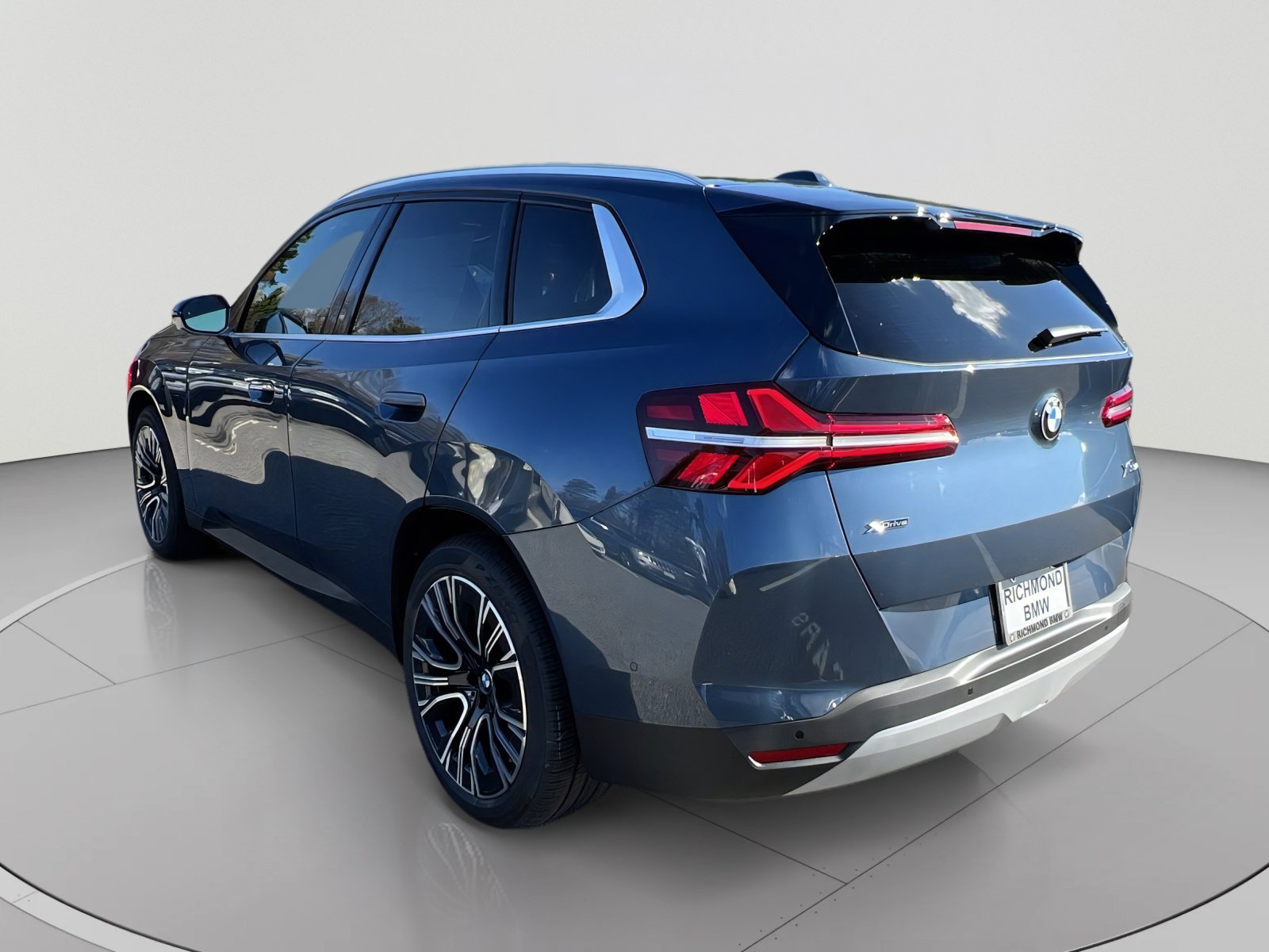 New 2026 BMW X3 xDrive30i w/ Premium Package AWD/4WD image 3