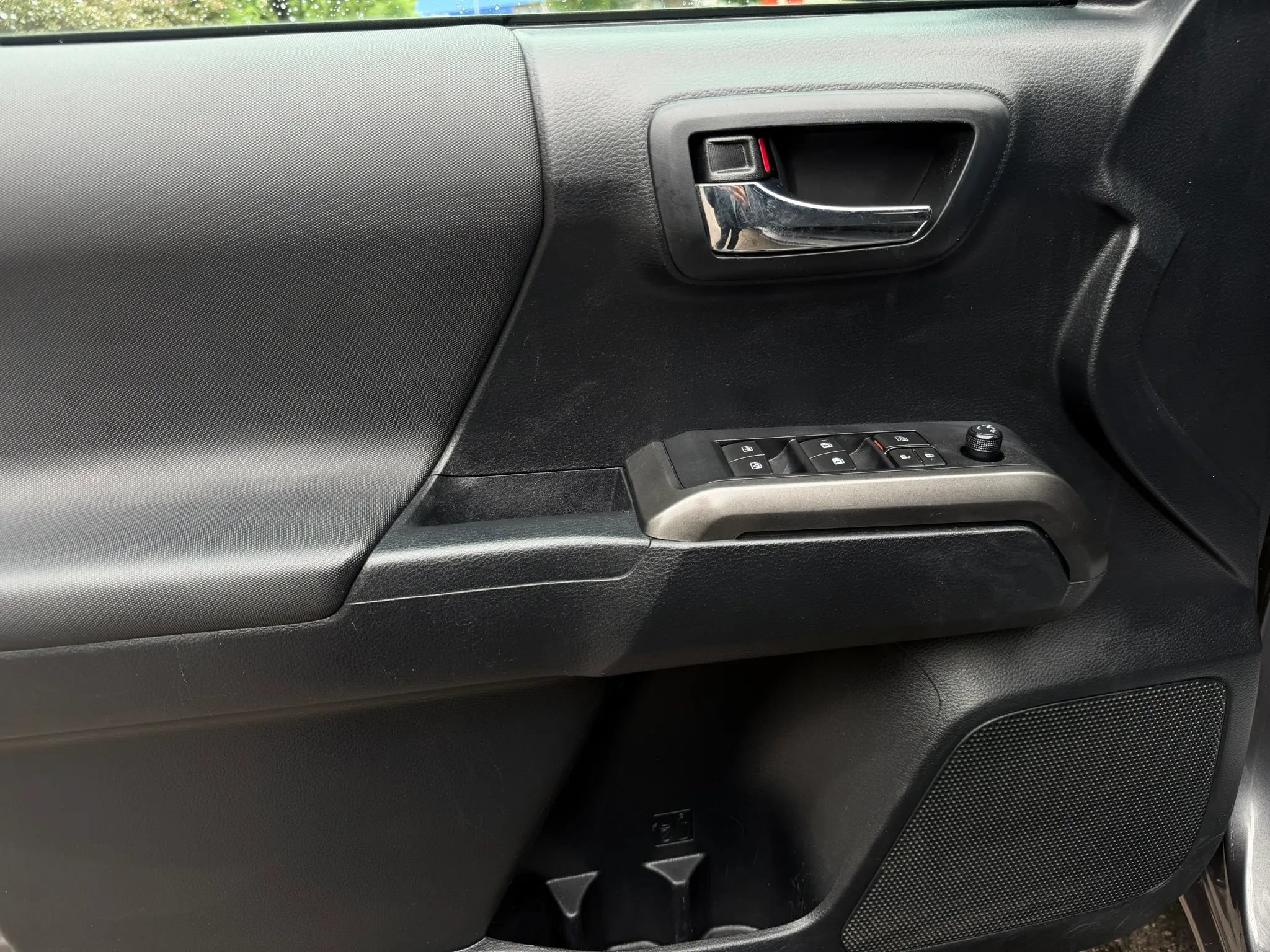 Used 2019 Toyota Tacoma TRD Off-Road RWD image 17