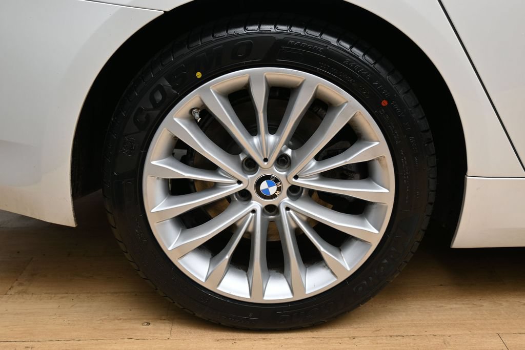 Used 2022 BMW 530i xDrive w/ Convenience Package AWD/4WD image 12