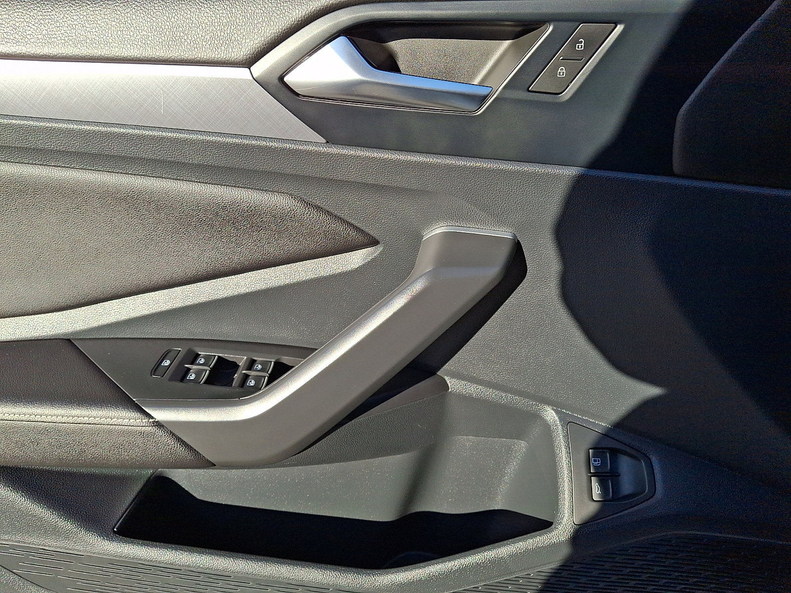 Used 2023 Volkswagen Jetta SE FWD image 13