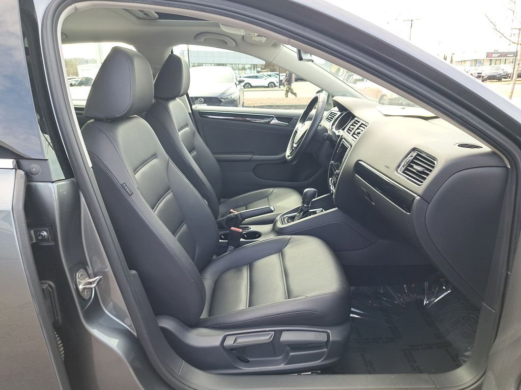 Used 2016 Volkswagen Jetta SEL image 17