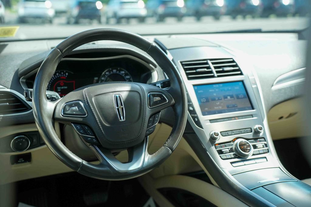 Used 2020 Lincoln MKZ FWD image 22