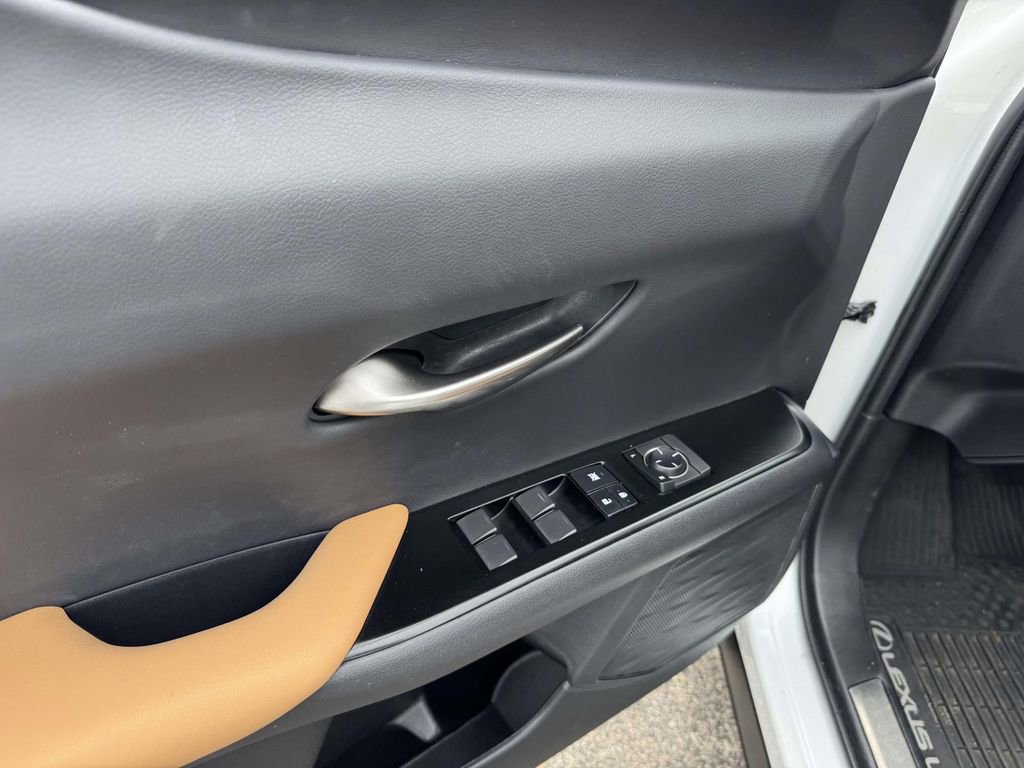 Used 2023 Lexus UX 250h FWD w/ Accessory Package (Z2) image 13