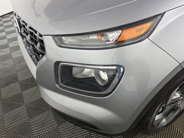 Used 2025 Hyundai Venue SEL image 48