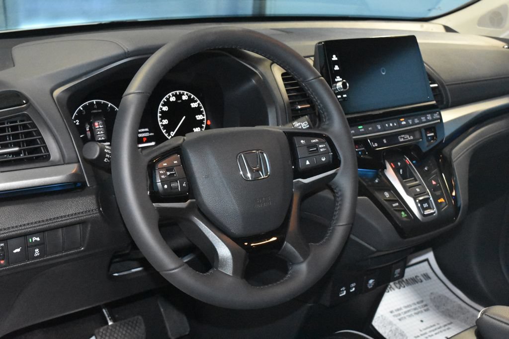 Used 2026 Honda Odyssey Touring image 2