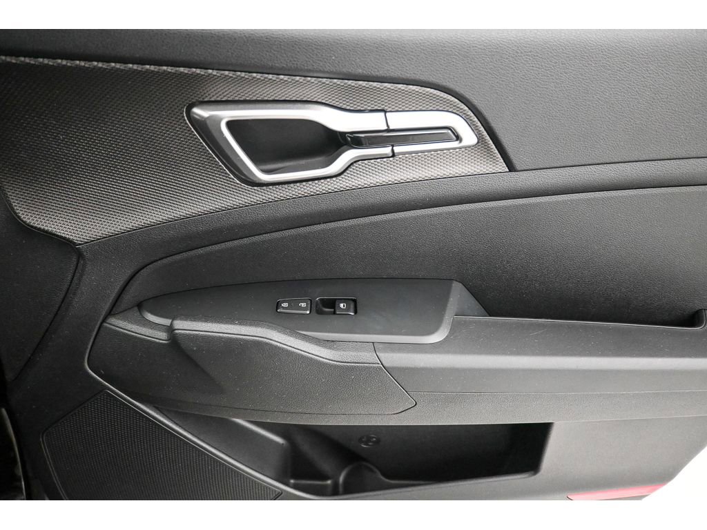 Used 2023 Kia Sportage LX image 16