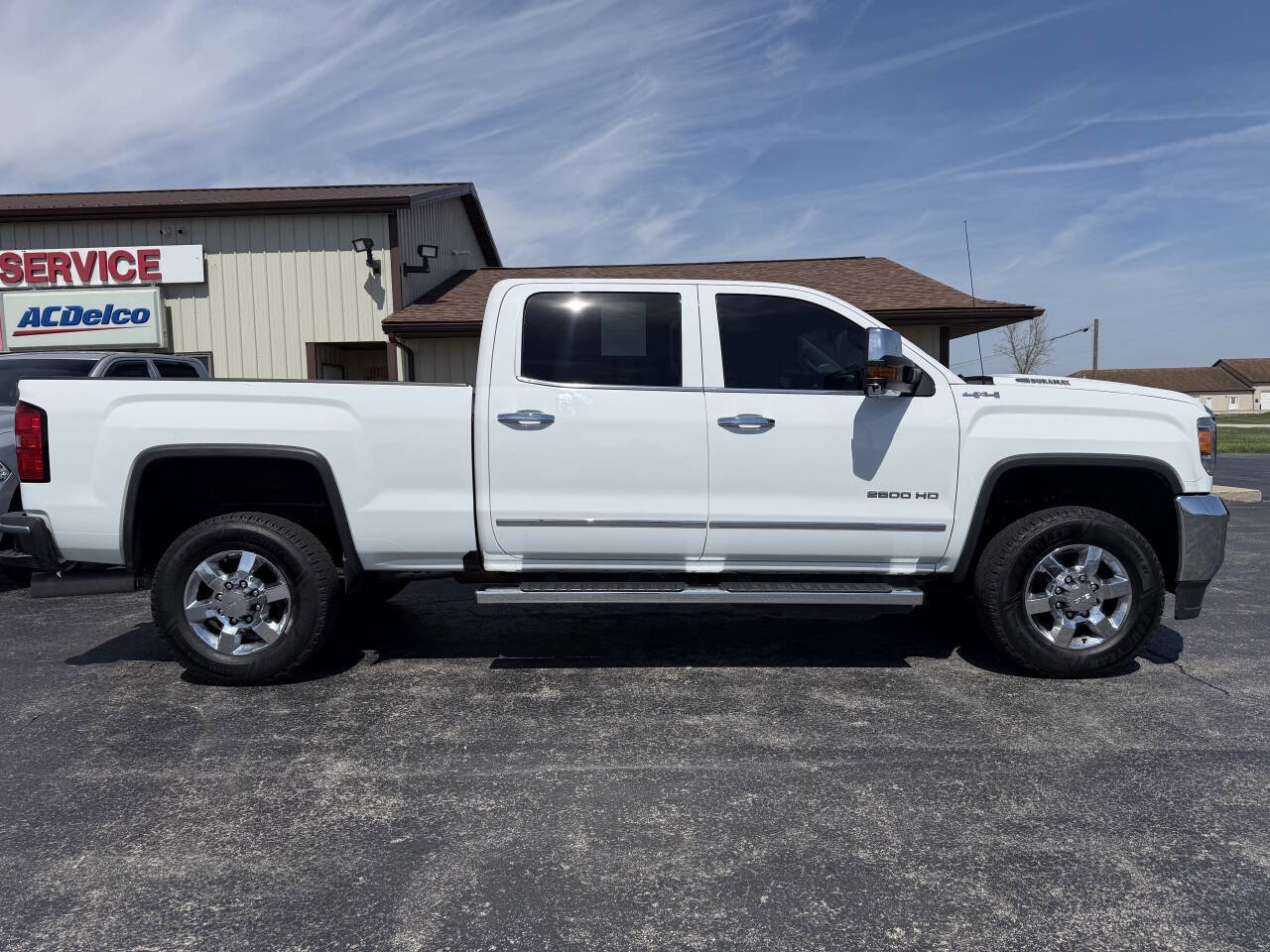 Used 2019 GMC Sierra 2500 SLT w/ Duramax Plus Package AWD/4WD image 1