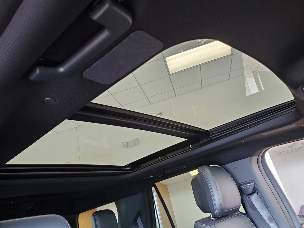 New 2026 Ford Expedition Platinum w/ Stealth Performance Package image 23