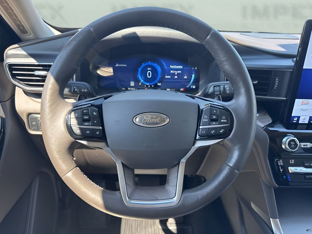 Used 2021 Ford Explorer Platinum w/ Equipment Group 601A image 16