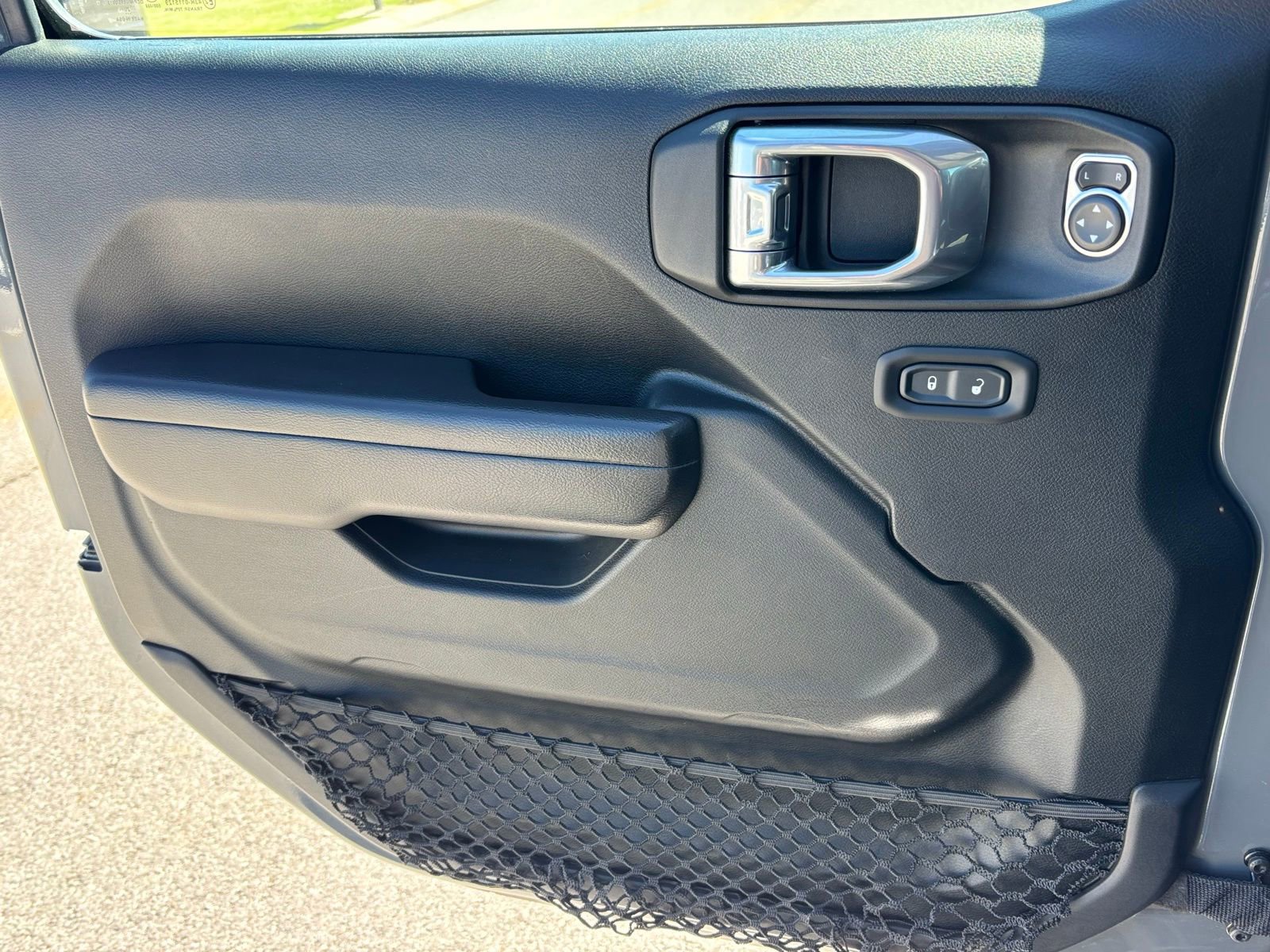 Used 2021 Jeep Gladiator Sport AWD/4WD image 12
