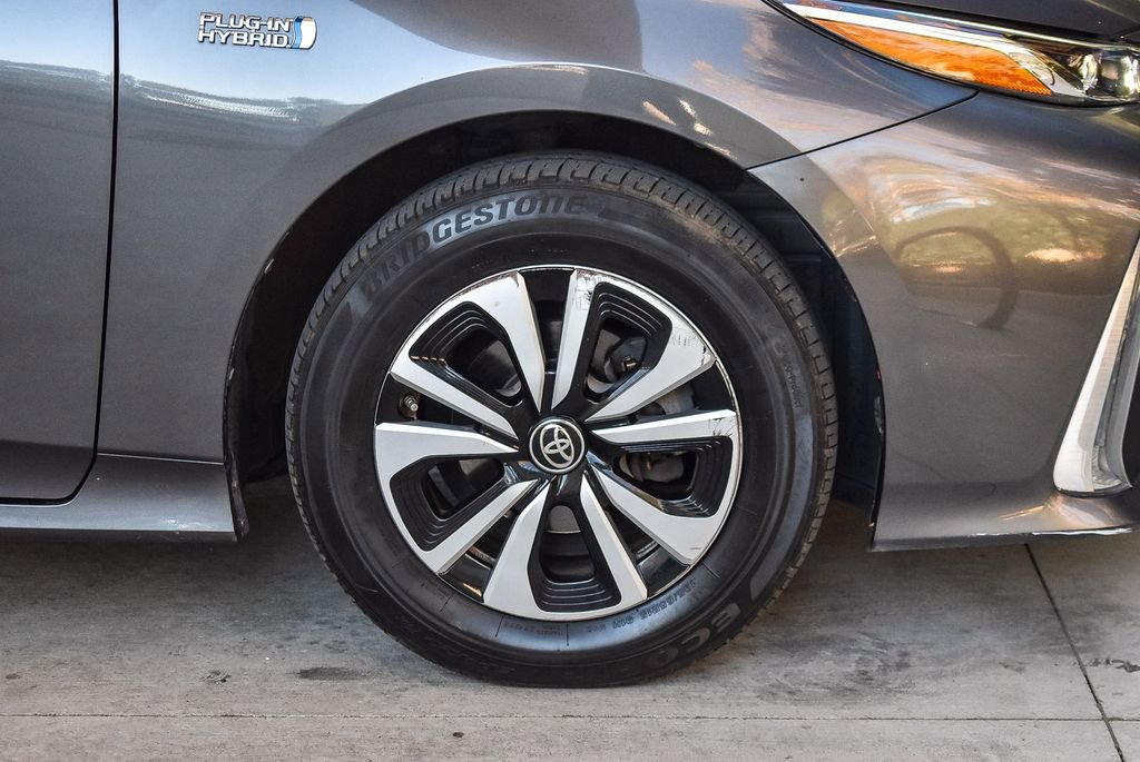 Used 2018 Toyota Prius Prime Premium w/ Carpet Mat Package image 10