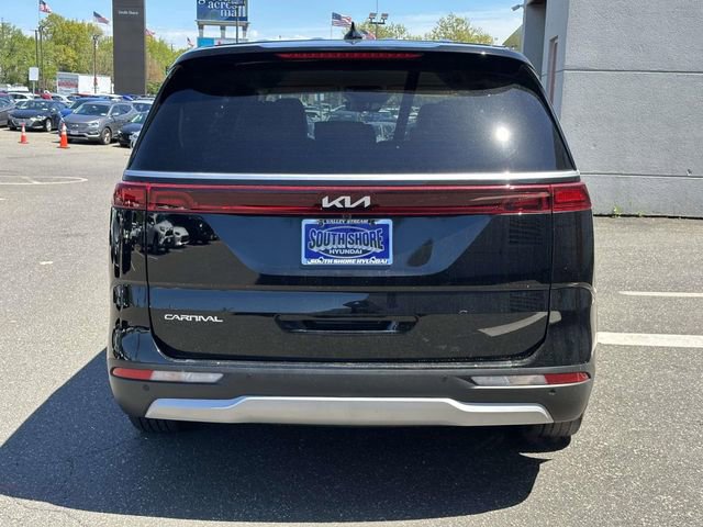 Used 2024 Kia Carnival EX FWD image 7
