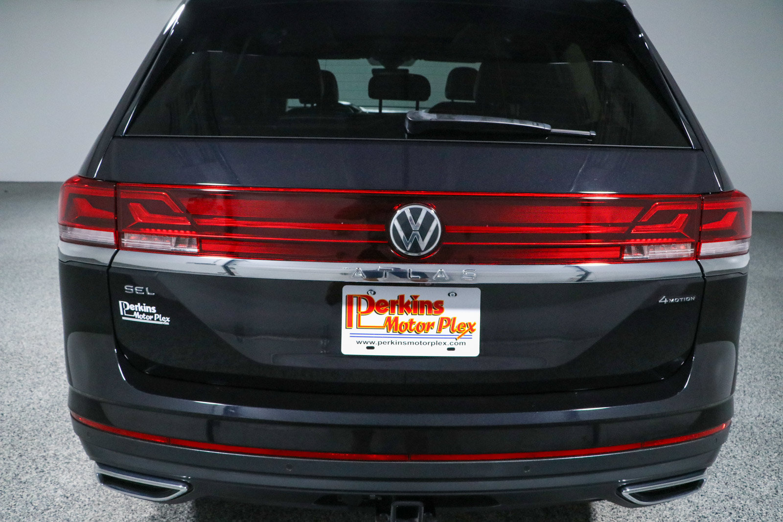 Used 2024 Volkswagen Atlas SEL AWD/4WD image 8