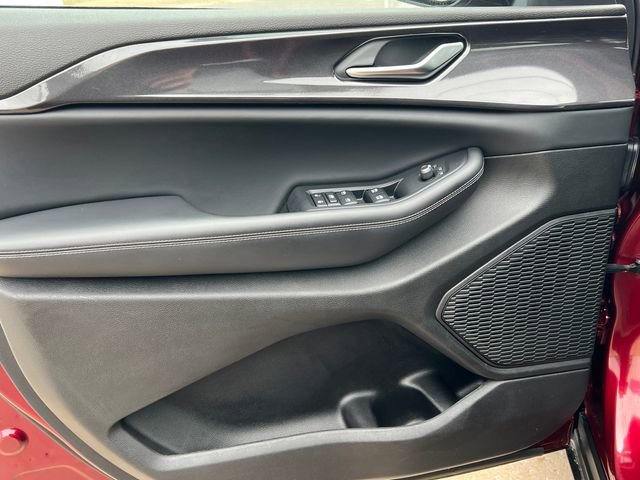 Used 2023 Jeep Grand Cherokee Altitude image 15