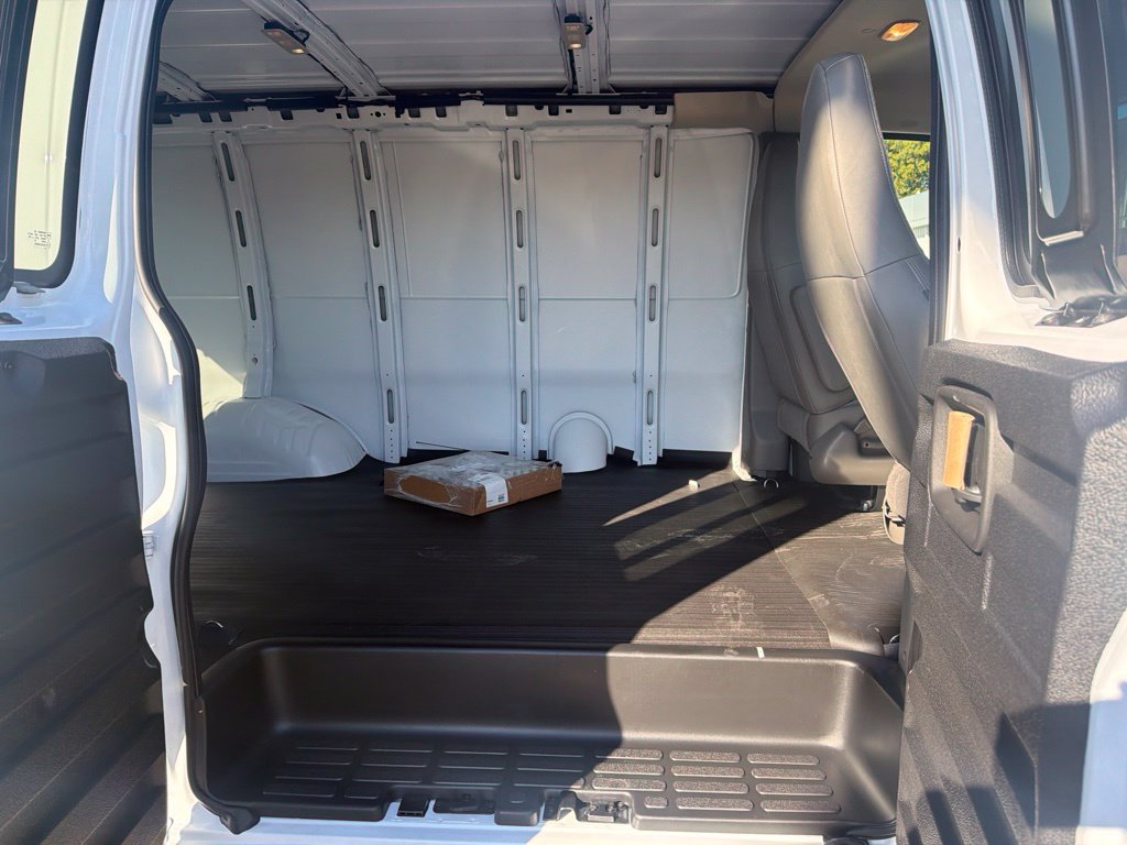 New 2027 Chevrolet Express 2500 w/ Driver Convenience Package RWD image 11