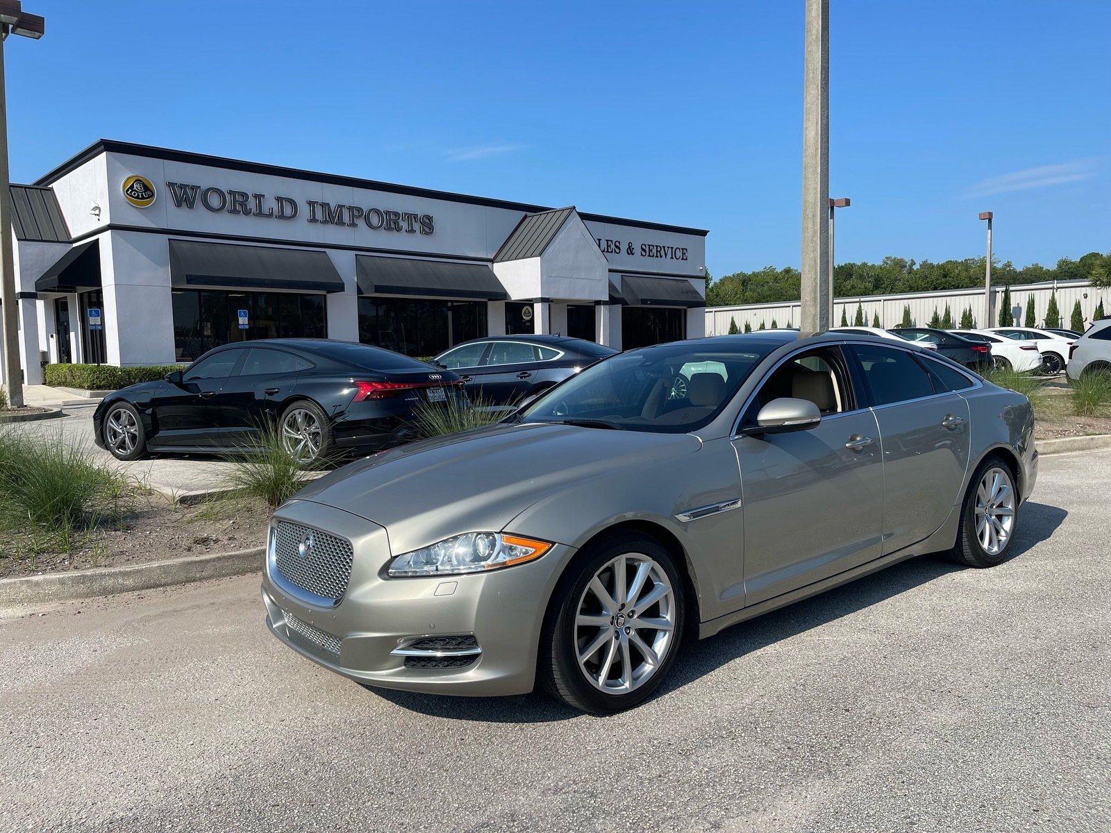 Used 2013 Jaguar XJ RWD image 49
