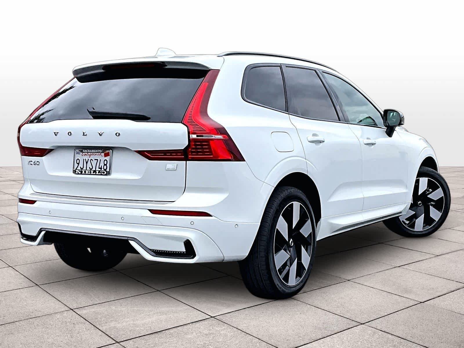 Used 2024 Volvo XC60 T8 Plus w/ Protection Package Premier AWD/4WD image 16