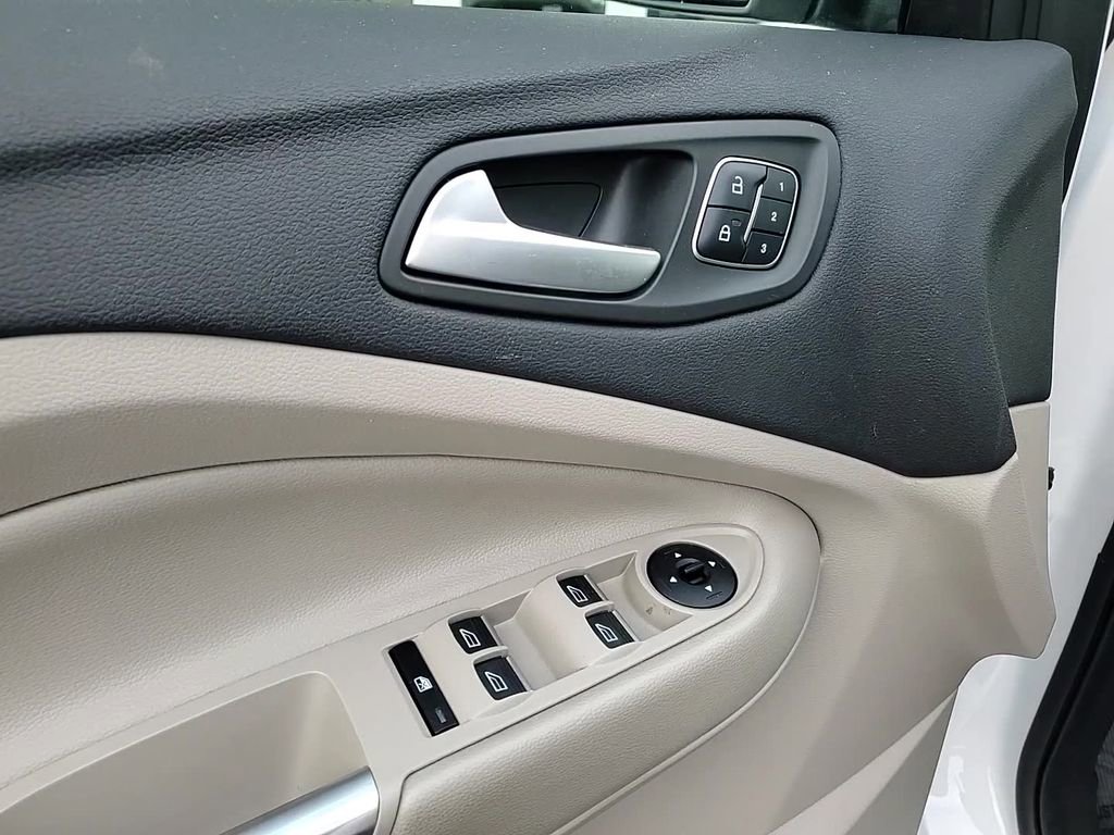 Used 2019 Ford Escape Titanium image 12