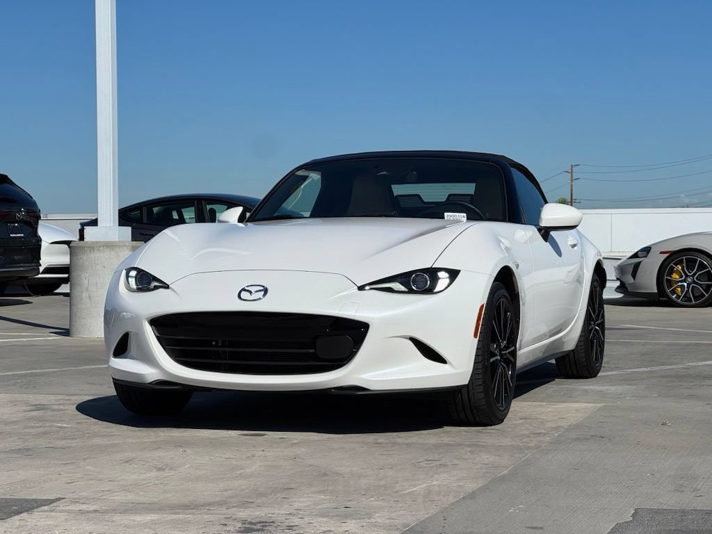 Used 2025 MAZDA MX-5 Miata Grand Touring RWD image 4