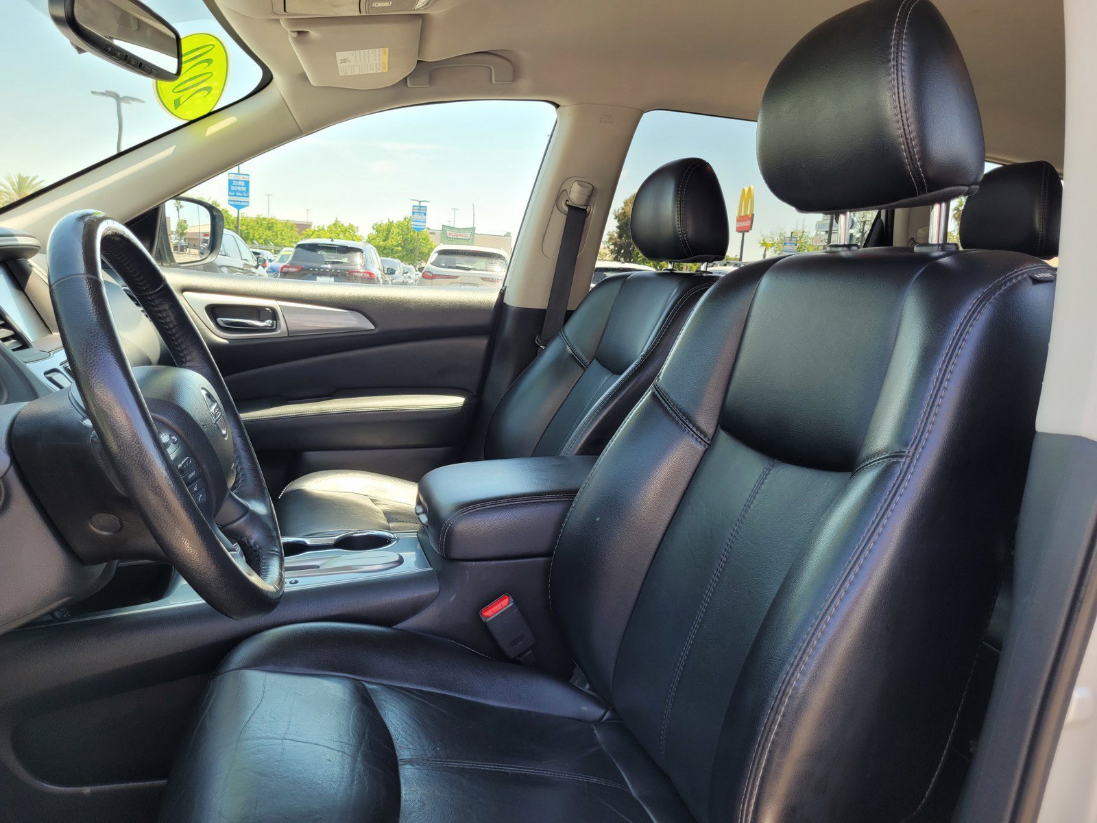 Used 2020 Nissan Pathfinder SL FWD image 11