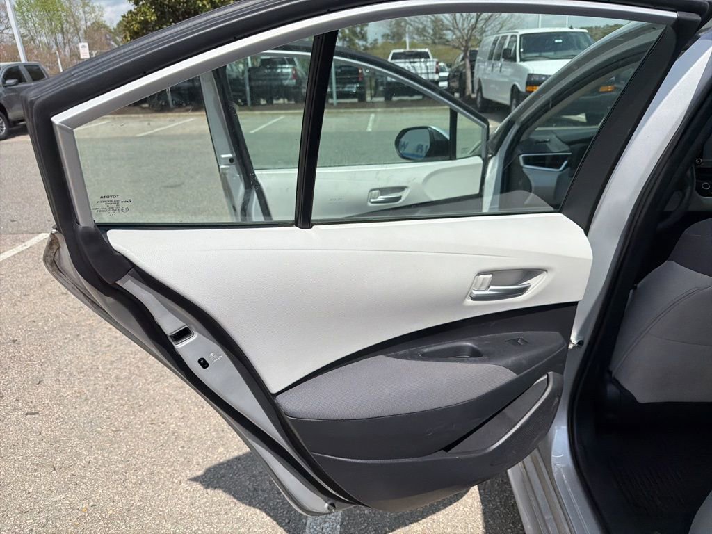 Used 2021 Toyota Corolla LE image 27