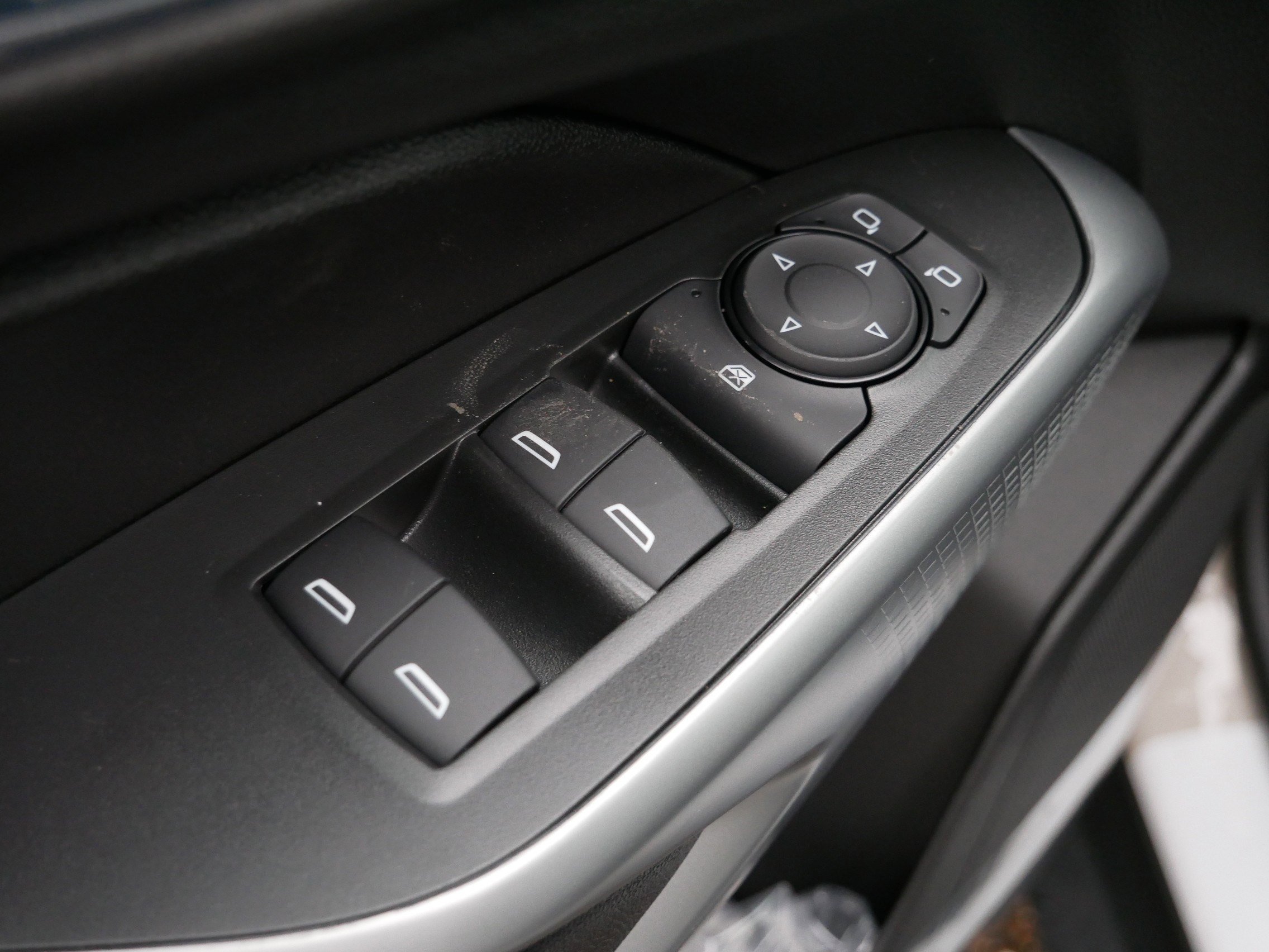 New 2026 Chevrolet Trax RS w/ Sunroof Package image 16