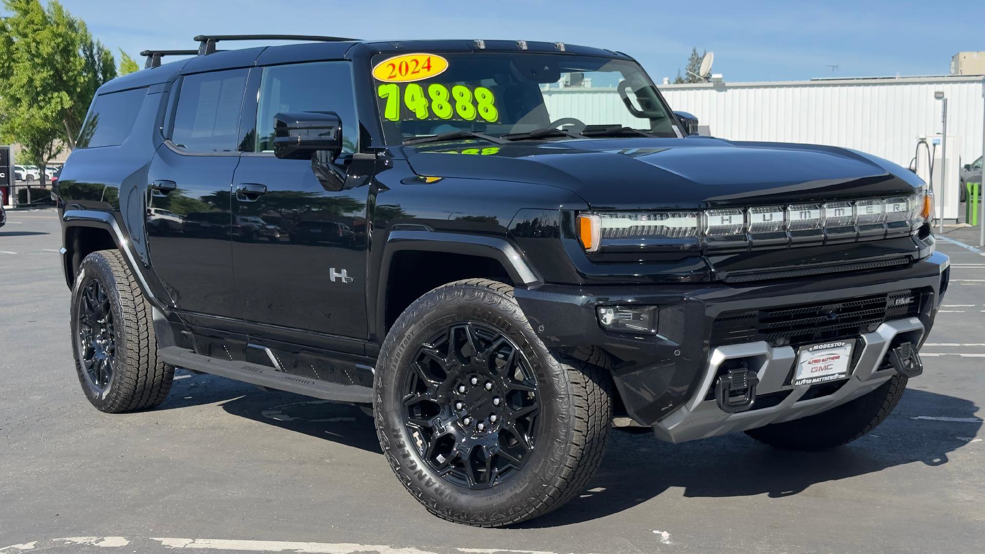 Used 2024 GMC Hummer EV 2X w/ LPO, Roof Cross Rail Package AWD/4WD image 1