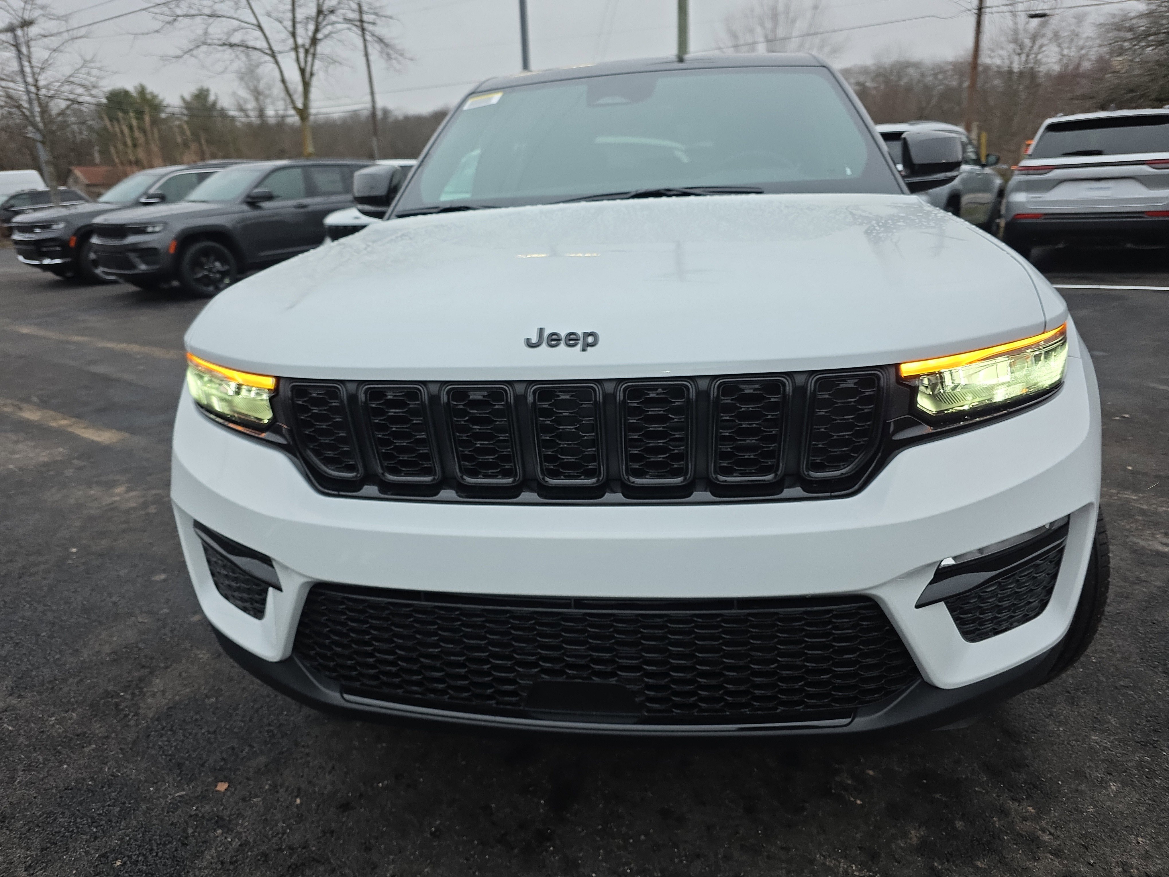 New 2025 Jeep Grand Cherokee Limited image 16